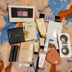 Freebies with my stuff!